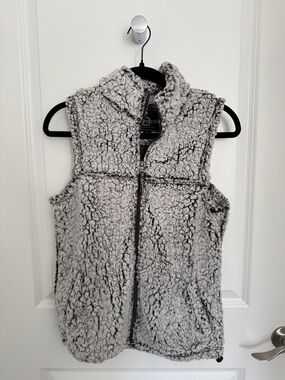 Cozy Sherpa Zip Vest in Light Gray